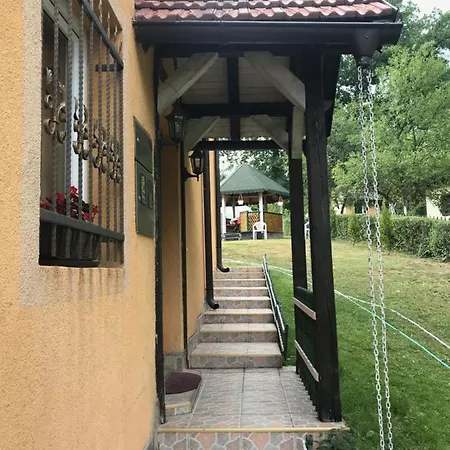 Hondo Semesterbostad Rakovica